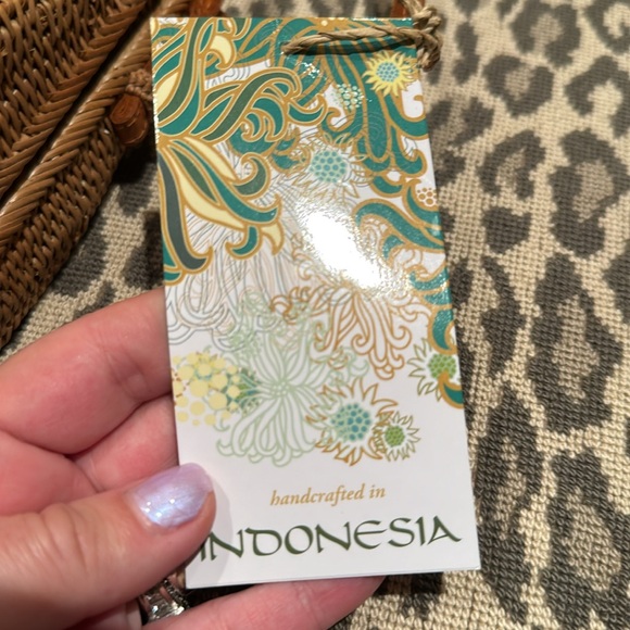 RATTAN PHONE CROSSBODY CASE 8” X 4” HAND MADE IN INDONESIA FULLY LINED INTERIOR - Picture 11 of 11